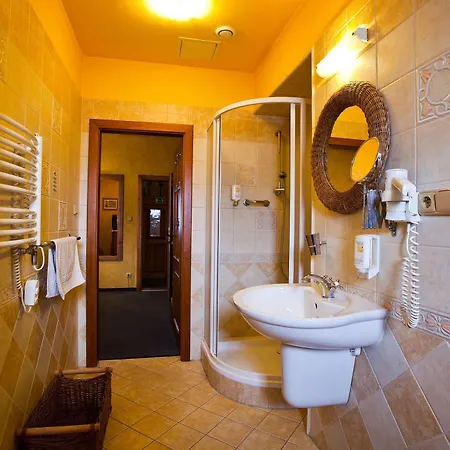 U Simla Hotel 3*