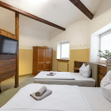 U Simla Hotel 3*