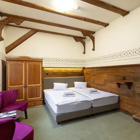U Simla Hotel 3*